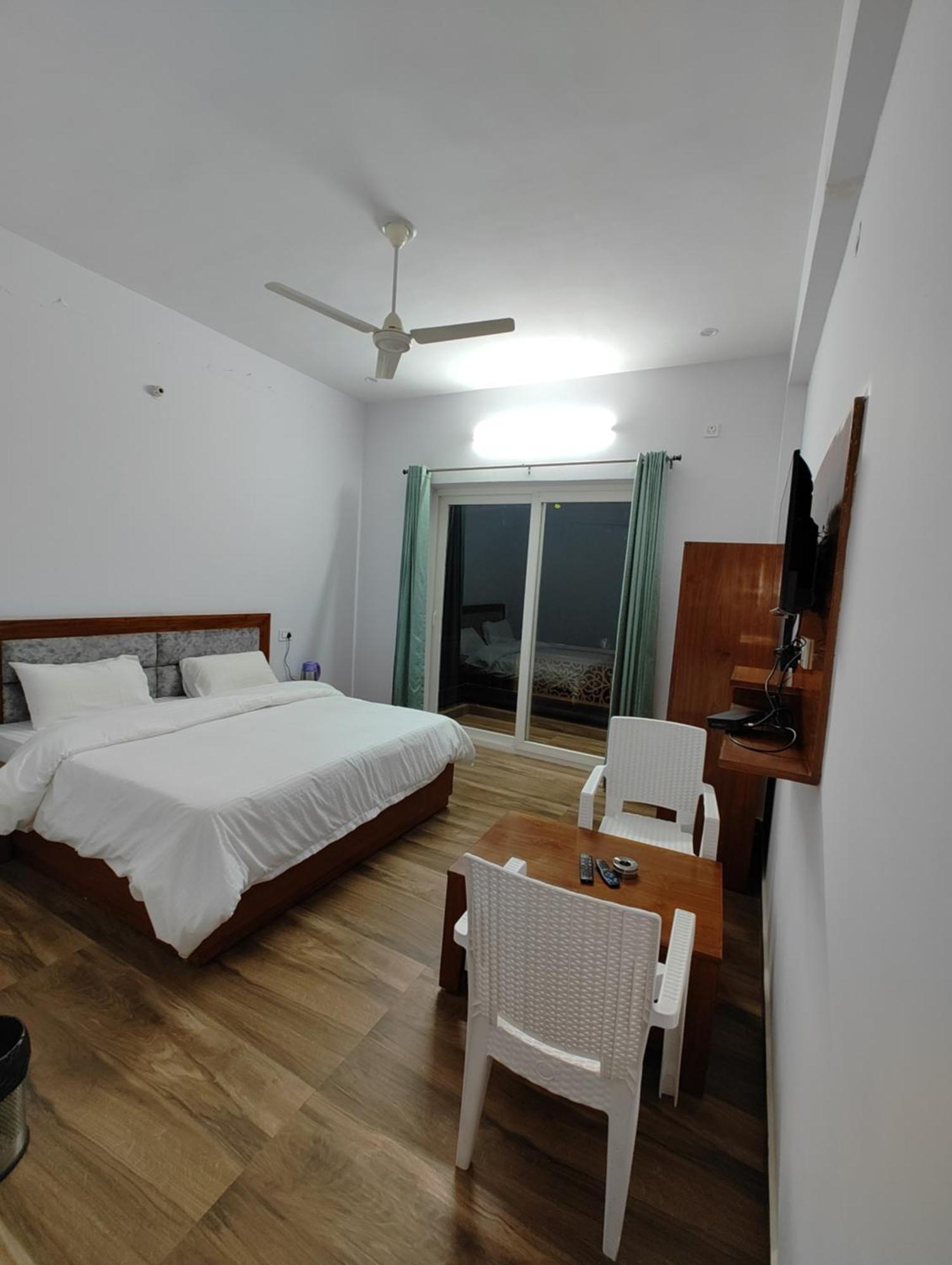 Hotel Anantam Residency Uttarkāshi Δωμάτιο φωτογραφία